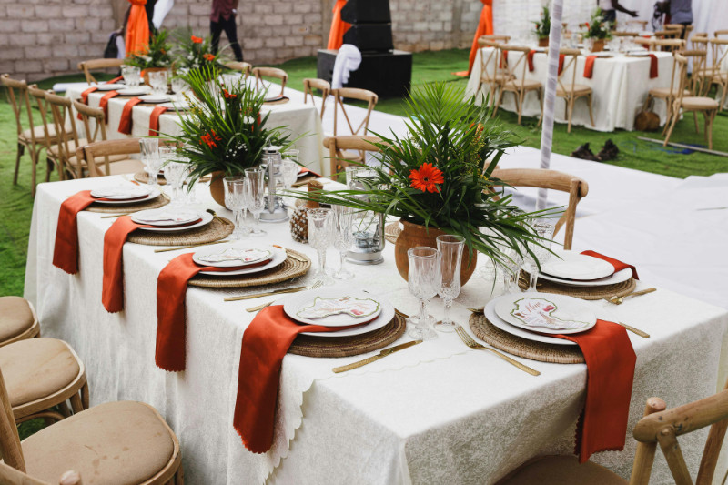 האירוע שלכם מתחיל בכסא - המדריך להשכרת ציוד לאירועים